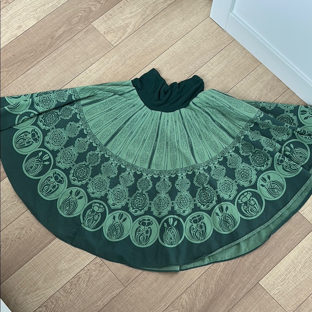 Elegant Green Patterned Skirt